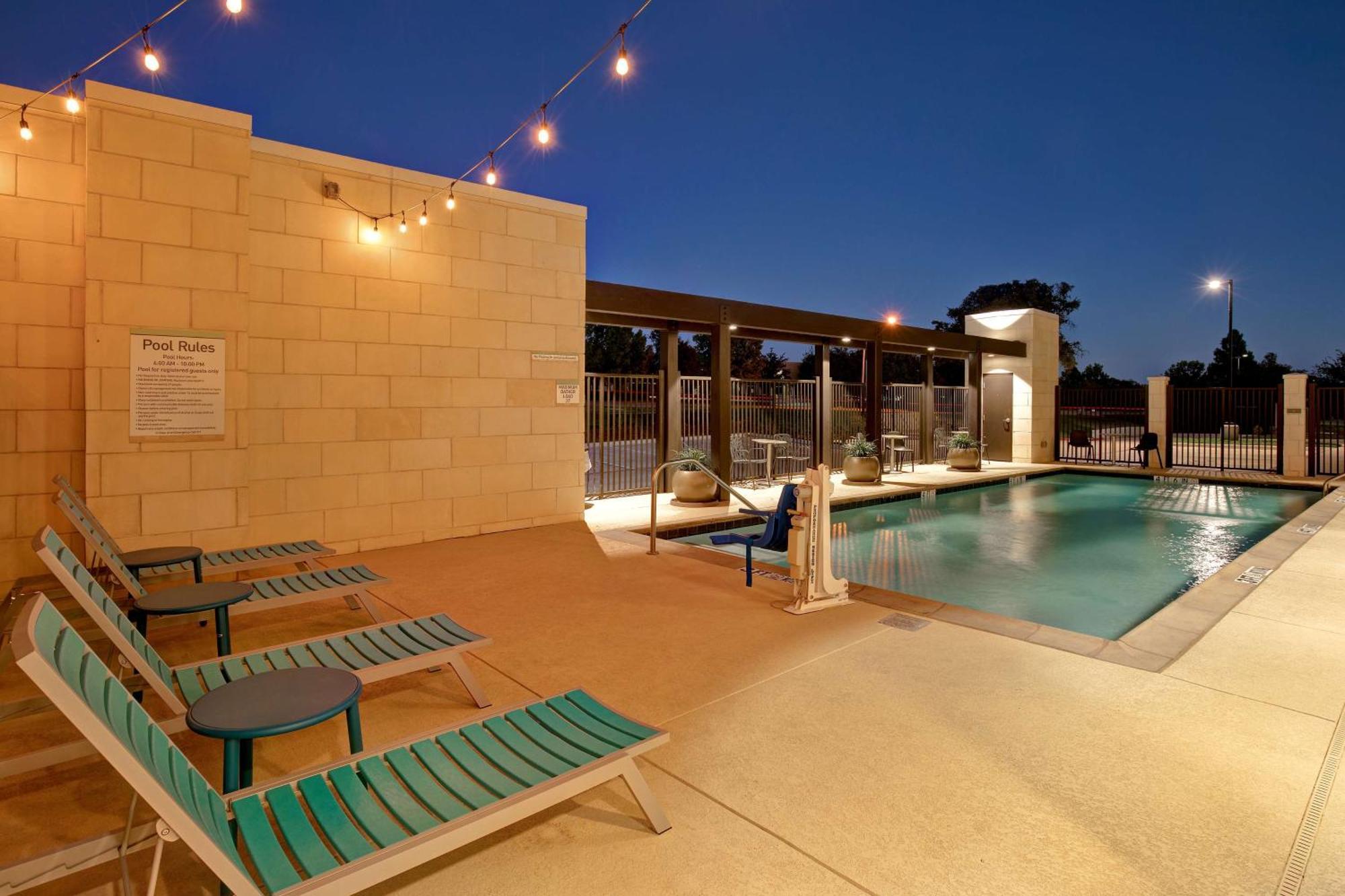 Home2 By Hilton Dallas Hotel 3*