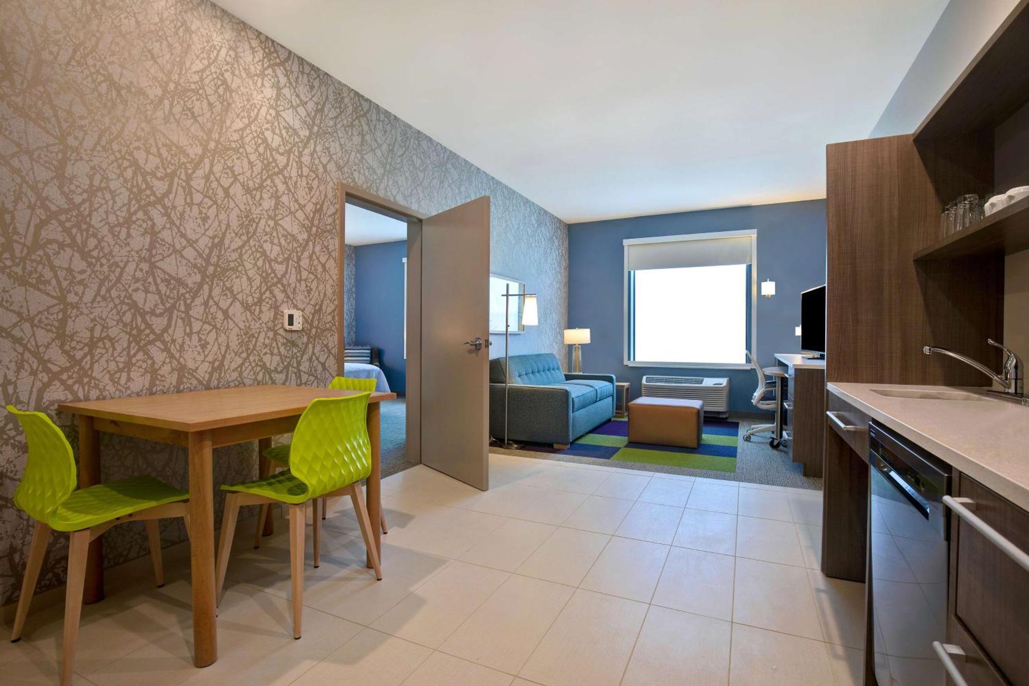 Hotel Home2 By Hilton Dallas