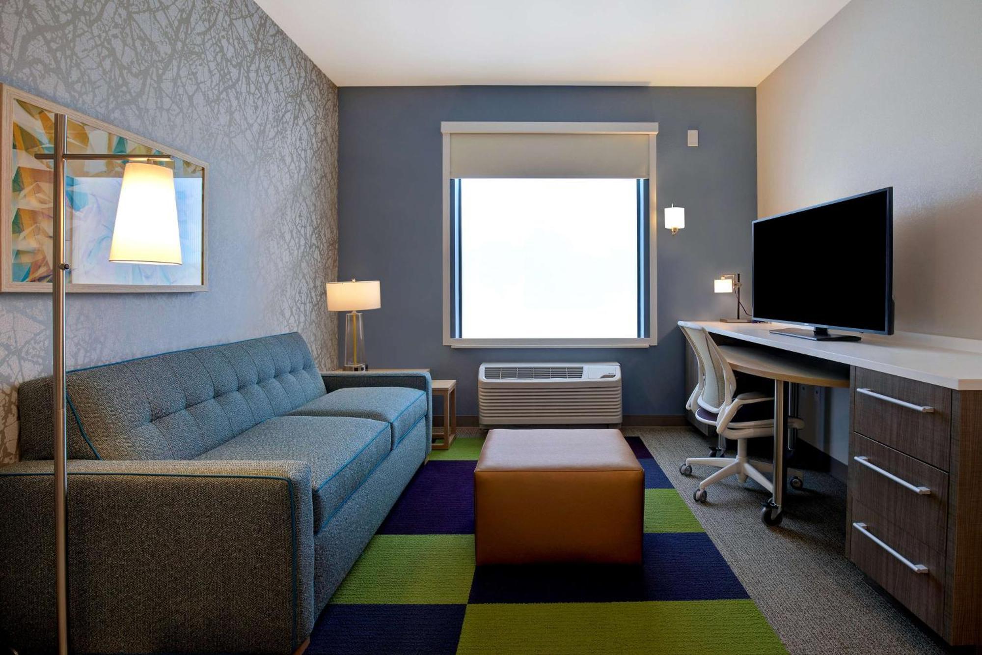 Home2 By Hilton Dallas 3*