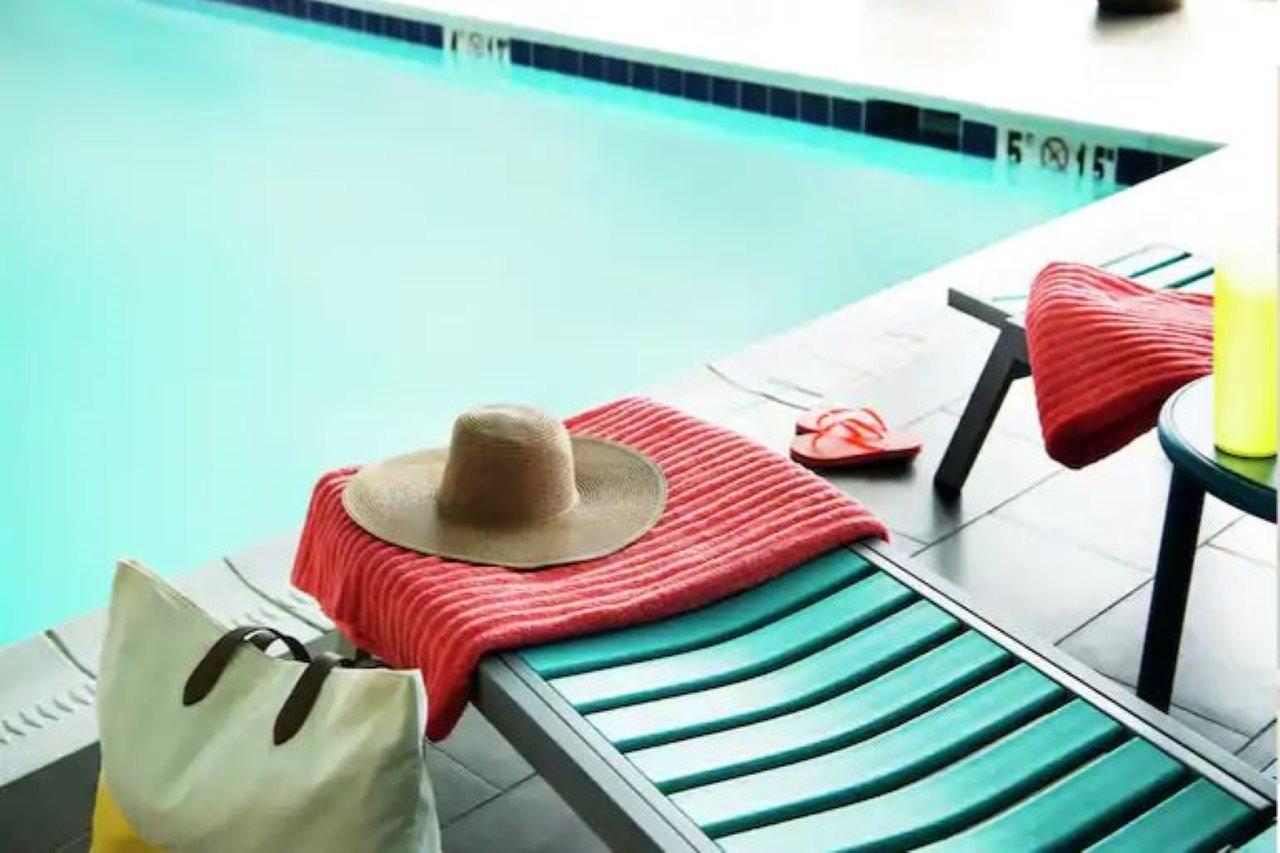 Home2 By Hilton Dallas 3*